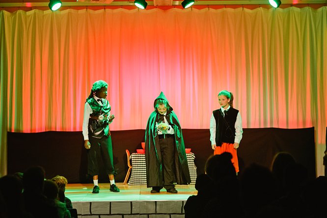 Cathedral School Play July 2017-149